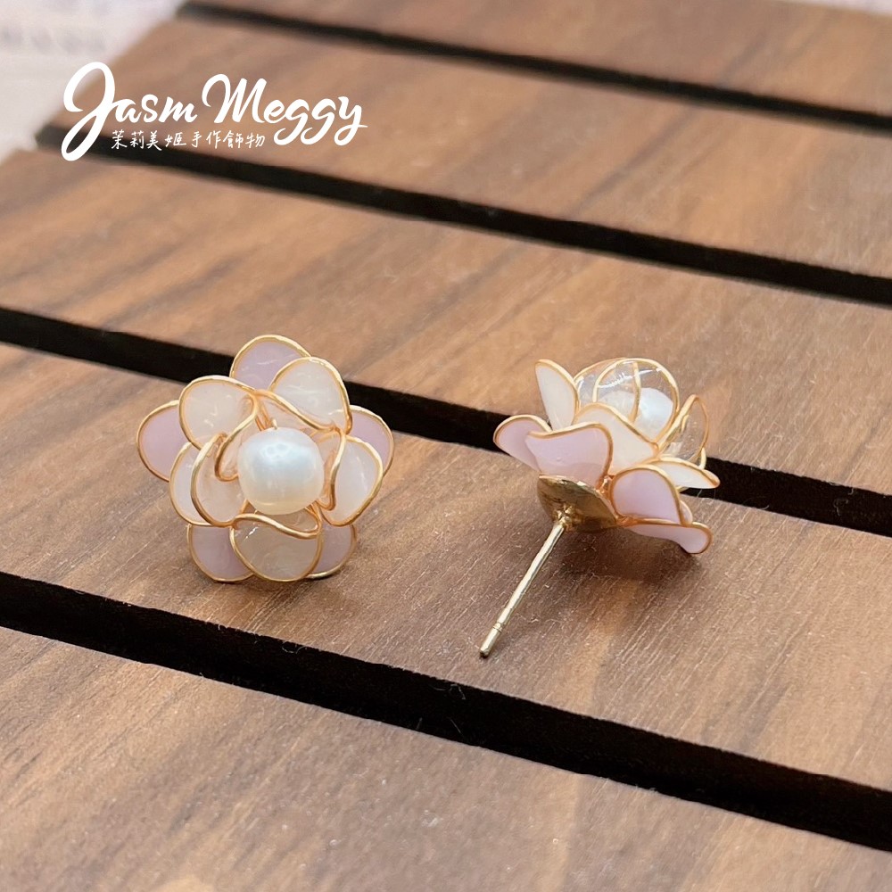 Jasmmeggy 茉莉美姬水晶花手作飾品  翩翩花裙．特製貼耳版 耳環