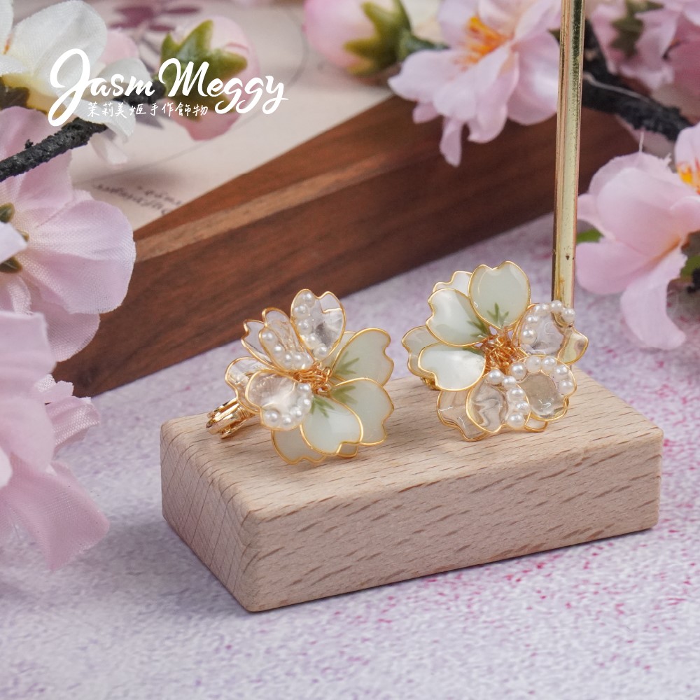 Jasmmeggy 茉莉美姬水晶花手作飾品 櫻·落 單一貼耳款