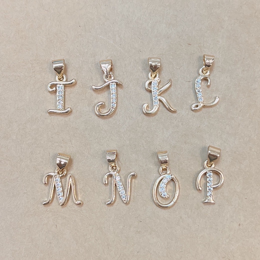 Jasmmeggy 水晶花飾品手作材料｜手作串珠｜飾品配件　英文字母吊飾（已附帶項鍊墜環）