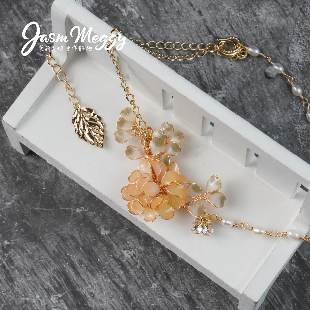Jasmmeggy 茉莉美姬水晶花手作飾品 《破碎的愛》珍珠頸鏈