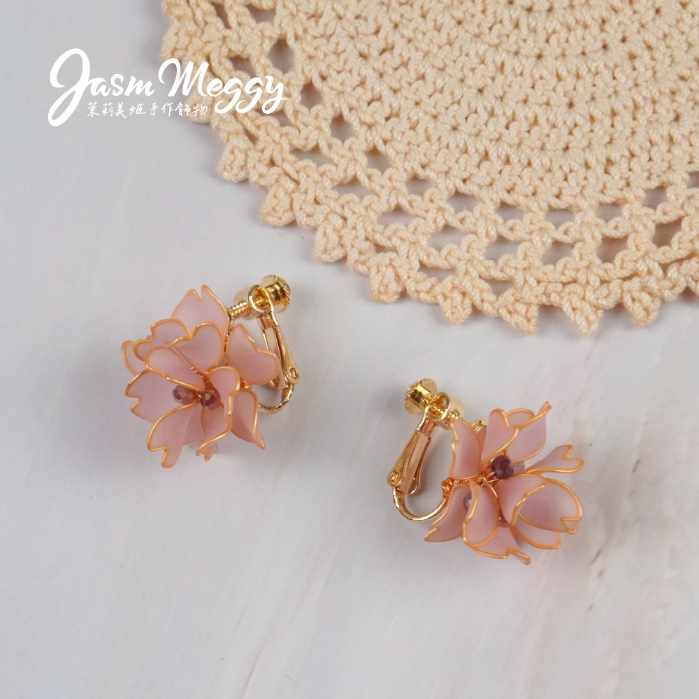 Jasmmeggy 茉莉美姬水晶花手作飾品 櫻·瓣雨 貼耳式耳環