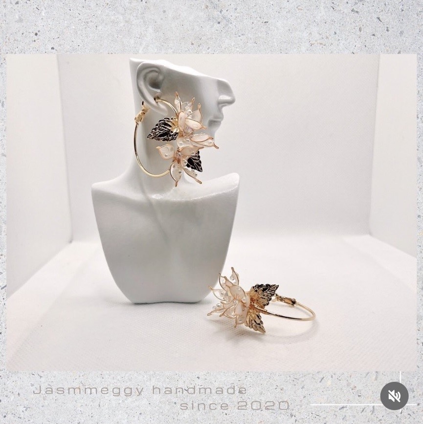 Jasmmeggy 茉莉美姬水晶花手作飾品  天使之翼  耳圈耳環