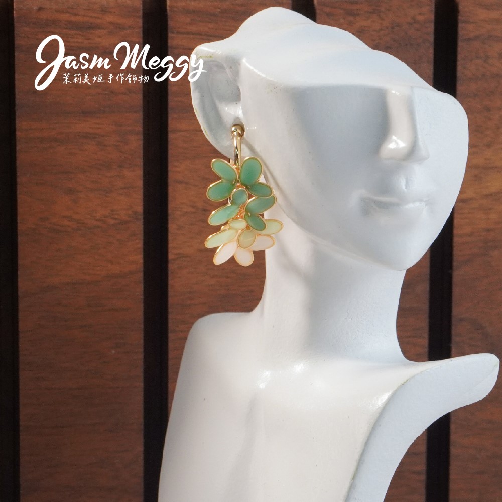 Jasmmeggy 茉莉美姬水晶花手作飾品 《光合系列》若水青·漂 扣式耳環