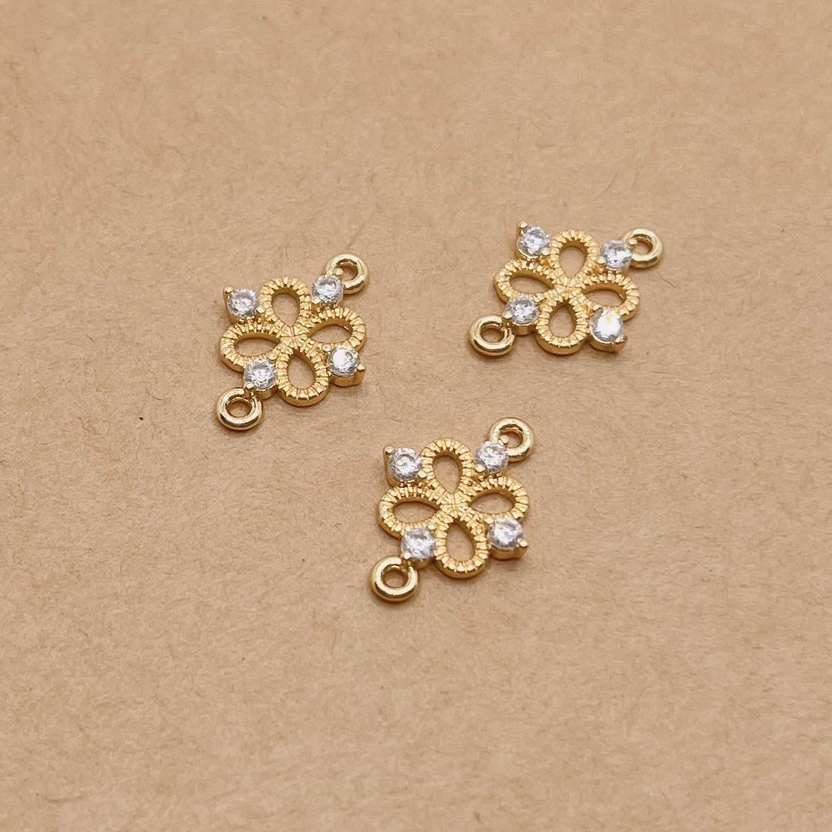 Jasmmeggy 水晶花飾品手作材料｜手作串珠｜飾品配件 點晶幸運草鋯石雙吊吊墜