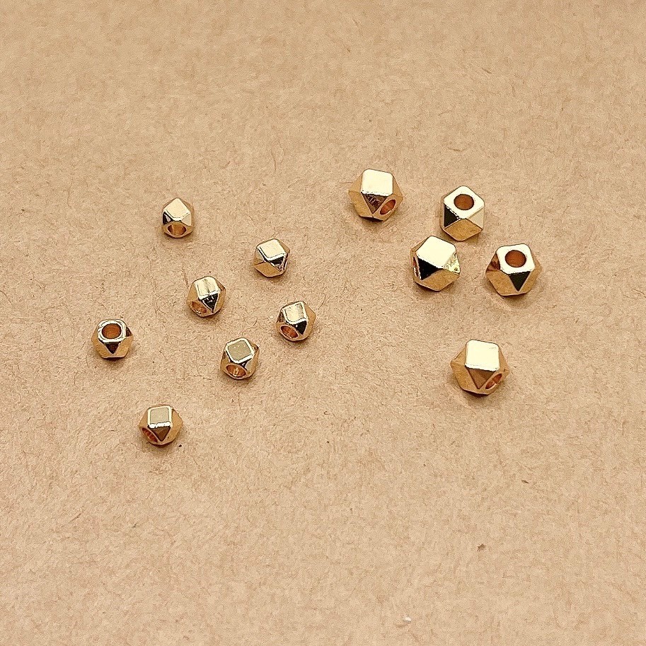 Jasmmeggy 水晶花飾品手作材料｜手作串珠｜飾品配件 切面骰多邊光面隔珠